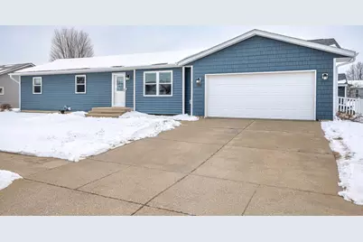 304  Heather Pl, Holmen, WI 54636 - Photo 1