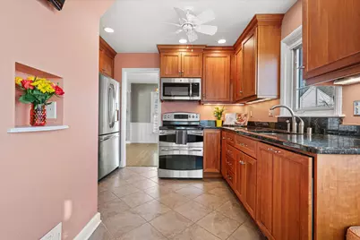 4776 N Hollywood Ave, Whitefish Bay, WI 53211 - Photo 18