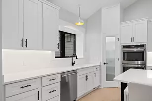 1620 Prestwick Dr, Geneva, WI 53147 - Photo 8