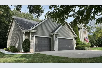 14220 W North Oak Blvd, New Berlin, WI 53151 - Photo 34