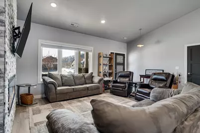 812  Bridle Ln, La Crescent, MN 55947 - Photo 8