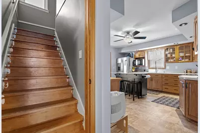 631 S 32nd St, Manitowoc, WI 54220 - Photo 6