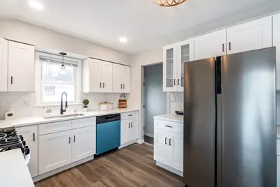 8600 W Crossfield Ave, Milwaukee, WI 53225 - Photo 6