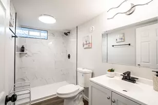 8600 W Crossfield Ave, Milwaukee, WI 53225 - Photo 24