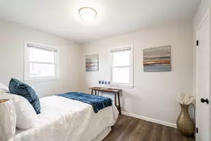 8600 W Crossfield Ave, Milwaukee, WI 53225 - Photo 14