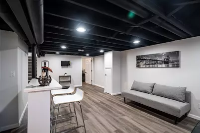 8600 W Crossfield Ave, Milwaukee, WI 53225 - Photo 24