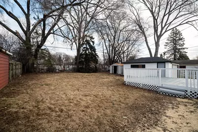 8600 W Crossfield Ave, Milwaukee, WI 53225 - Photo 32