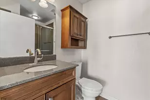 4561 S 124th St, New Berlin, WI 53151 - Photo 8