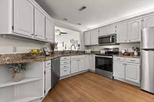 4561 S 124th St, New Berlin, WI 53151 - Photo 6