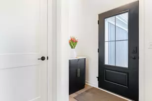 N174W20632 Laurel Springs Cir, Jackson, WI 53037 - Photo 6