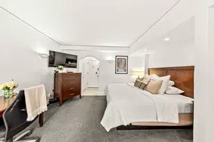 1028 E Juneau Ave, Milwaukee, WI 53202 - Photo 12