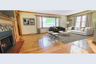 9715 W Wisconsin Ave, Wauwatosa, WI 53226 - Photo 6