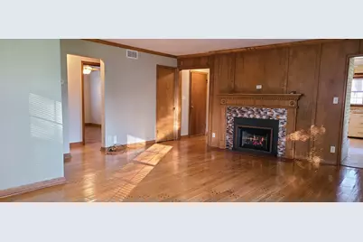 9715 W Wisconsin Ave, Wauwatosa, WI 53226 - Photo 8