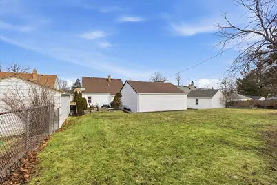 7637  Eagle St, Wauwatosa, WI 53213 - Photo 26