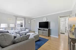 7637 Eagle St, Wauwatosa, WI 53213 - Photo 4