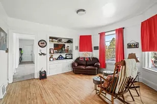 1712 E Park Pl, Milwaukee, WI 53211 - Photo 18