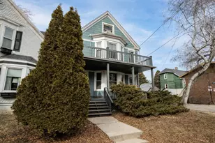 1712 E Park Pl, Milwaukee, WI 53211 - Photo 2