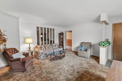 4007 W Southland Dr, Franklin, WI 53132 - Photo 8