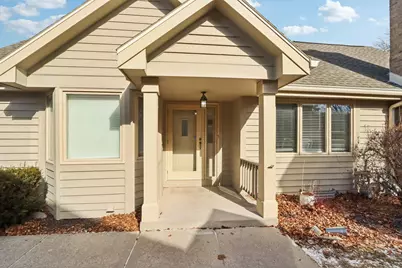 W240N2192  Dorchester Dr #10A, Pewaukee, WI 53072 - Photo 2