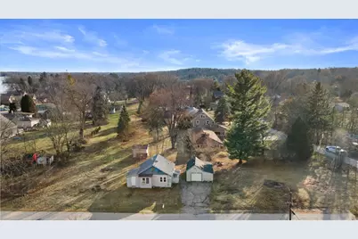 S67W18711  Emerald Dr, Muskego, WI 53150 - Photo 2