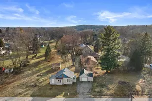 S67W18711 Emerald Dr, Muskego, WI 53150 - Photo 2