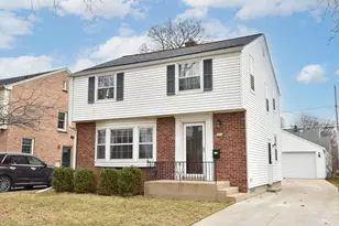 5312 N Bay Ridge Ave, Whitefish Bay, WI 53217 - Photo 1