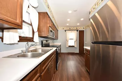 5312 N Bay Ridge Ave, Whitefish Bay, WI 53217 - Photo 8