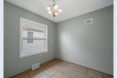 2538 S 75th St, West Allis, WI 53219 - Photo 24