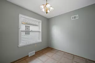 2538 S 75th St, West Allis, WI 53219 - Photo 24