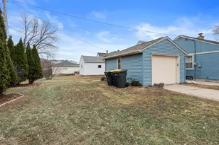 2538 S 75th St, West Allis, WI 53219 - Photo 38