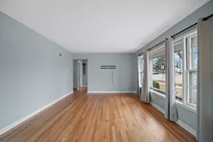 2538 S 75th St, West Allis, WI 53219 - Photo 4