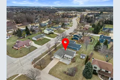 8109 S Forest Meadows Dr, Franklin, WI 53132 - Photo 46