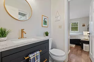 8109 S Forest Meadows Dr, Franklin, WI 53132 - Photo 16