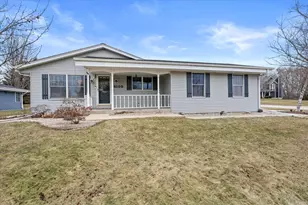 8109 S Forest Meadows Dr, Franklin, WI 53132 - Photo 1