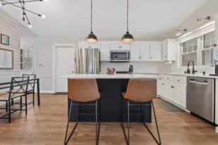 8109 S Forest Meadows Dr, Franklin, WI 53132 - Photo 4