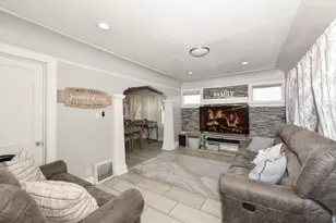 2523 W Maple St, Milwaukee, WI 53204 - Photo 4