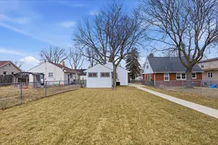 195 W Warnimont Ave, Milwaukee, WI 53207 - Photo 30