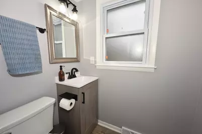 N28W24239  Watertown Rd, Pewaukee, WI 53072 - Photo 14