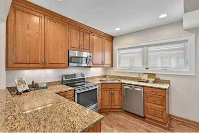 5842 N Bay Ridge Ave, Whitefish Bay, WI 53217 - Photo 14