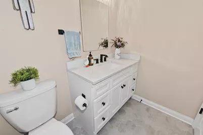 4141 S 90th St, Greenfield, WI 53228 - Photo 18