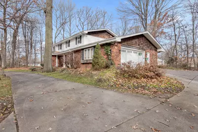 2550  Harmony Cir, Brookfield, WI 53045 - Photo 4