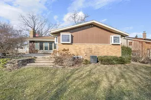 4980 Steeple Dr, Greendale, WI 53129 - Photo 4