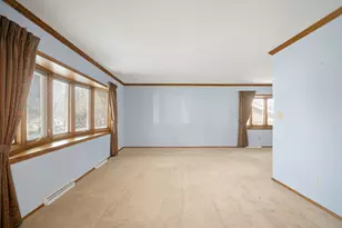 4980 Steeple Dr, Greendale, WI 53129 - Photo 6