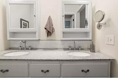 5335 S Sutton Pl, Greenfield, WI 53221 - Photo 26