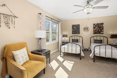 5335 S Sutton Pl, Greenfield, WI 53221 - Photo 28