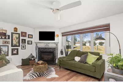 5335 S Sutton Pl, Greenfield, WI 53221 - Photo 18