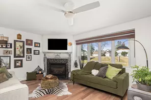 5335 S Sutton Pl, Greenfield, WI 53221 - Photo 18