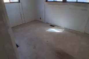 5275 N 57th St, Milwaukee, WI 53218 - Photo 6