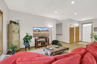 W321 S 8865 Leah Way, Mukwonago, WI 53149 - Photo 8