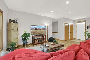 W321S8865 Leah Way, Mukwonago, WI 53149 - Photo 8